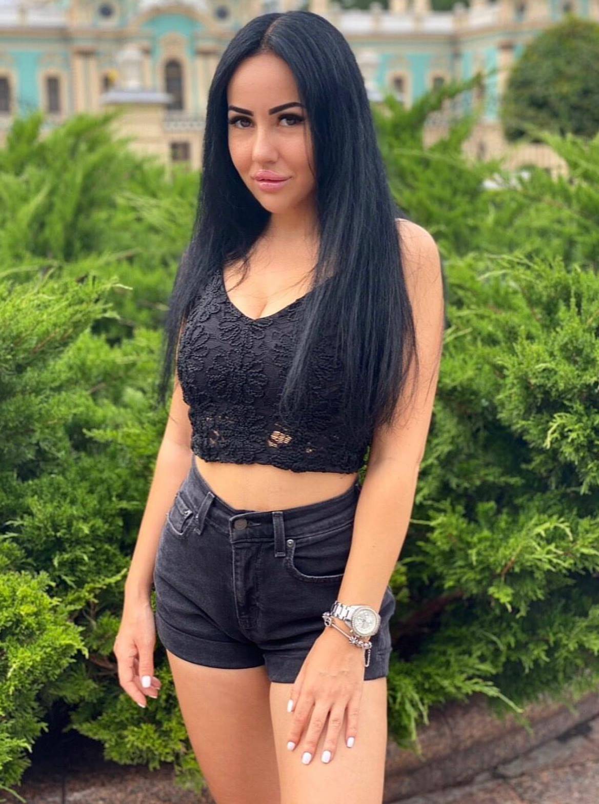 Esenler Escort Bayan Filizle Tutku Dolu Bir Gece Yaşayın